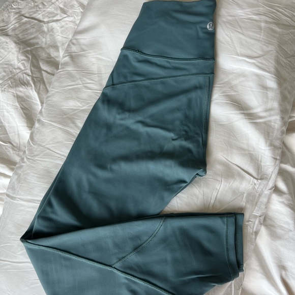 🦄 Lululemon In Movement Sale! Size 4 - Picture 4 of 8